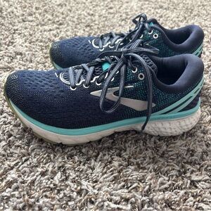 Brooks Ghost 11 Women's Size 6 Navy and Teal Sneakers DNA loft